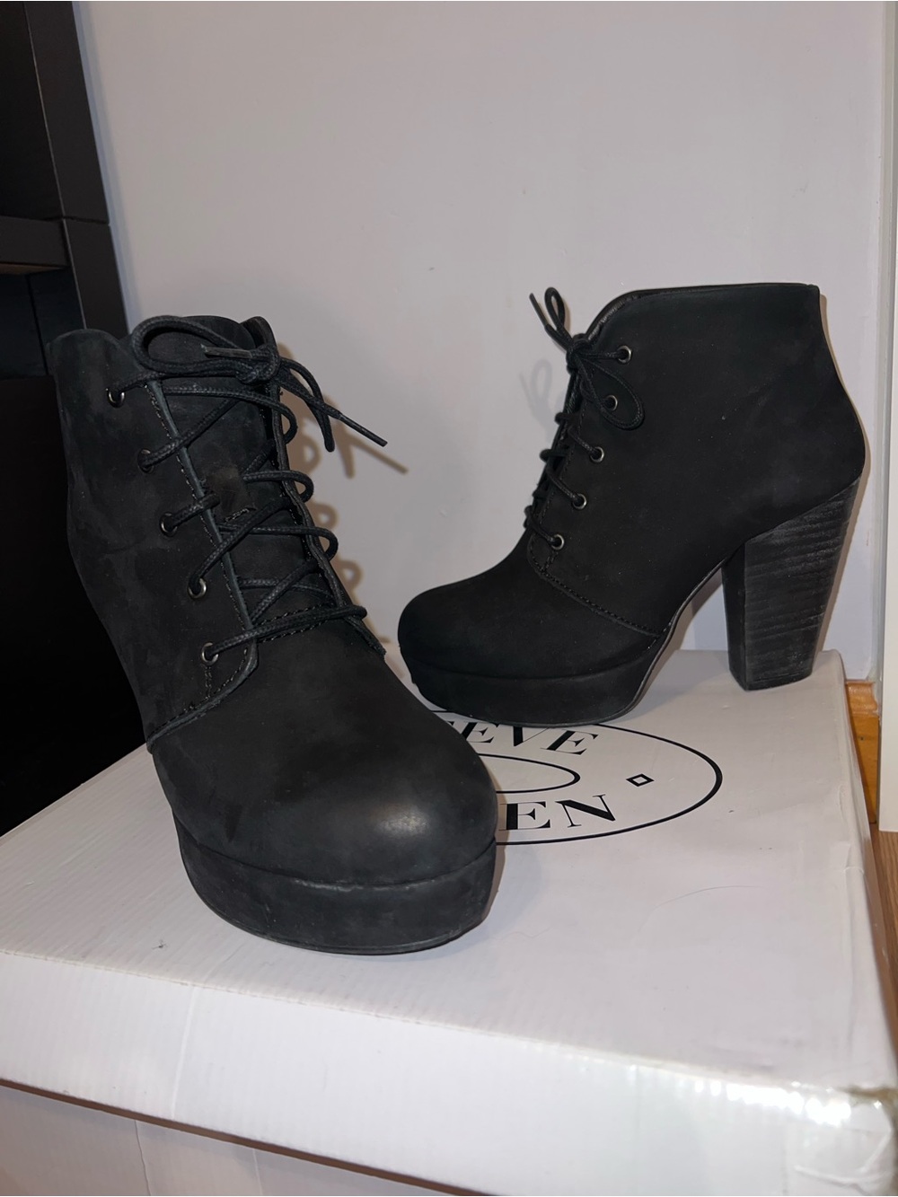 Y2K Steve Madden Black Lace-Up Platform Ankle Boots - Women's